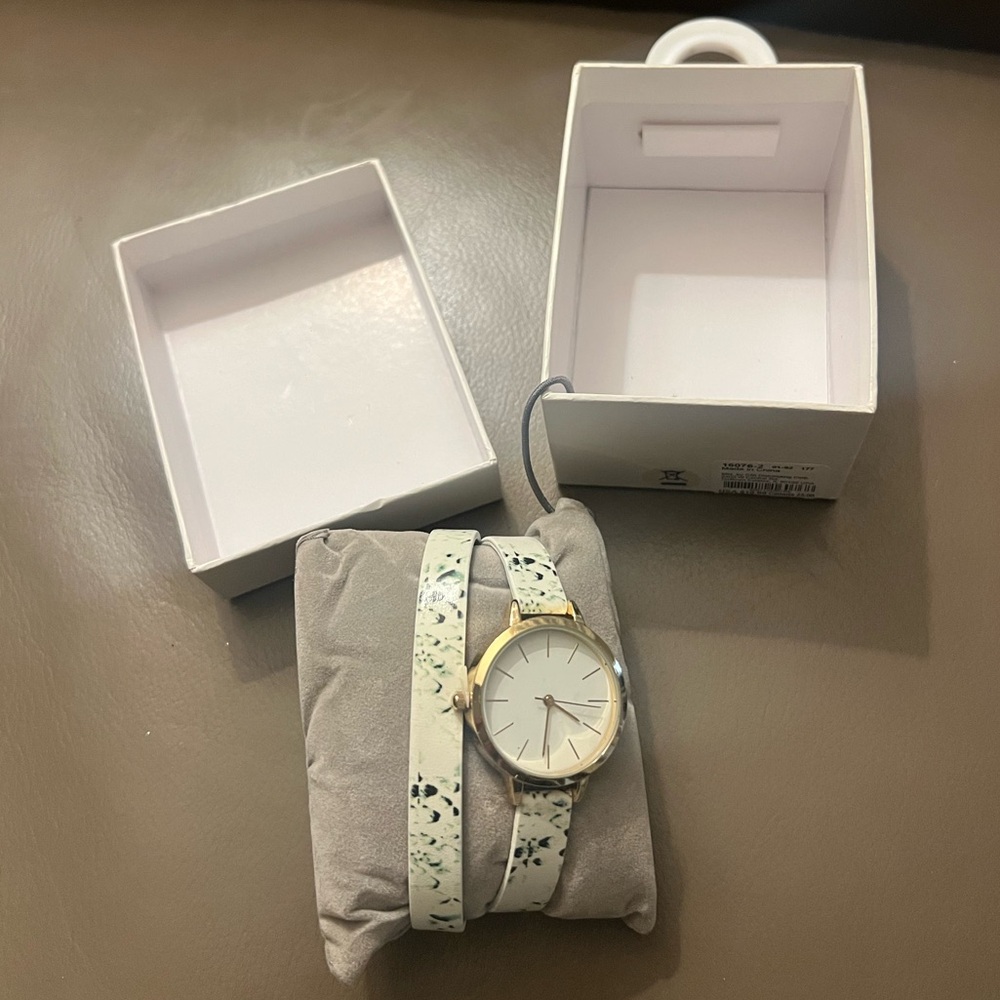 Terrazzo /Marble Patterned Double-Wrap Floral White and Gold Watch